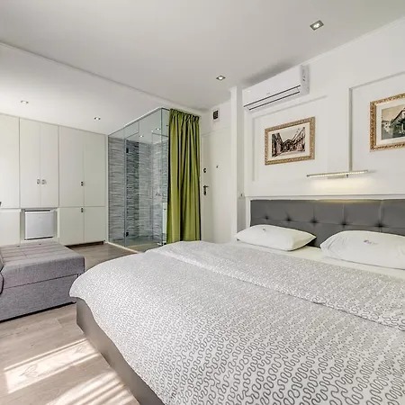 Splitersi Guest house