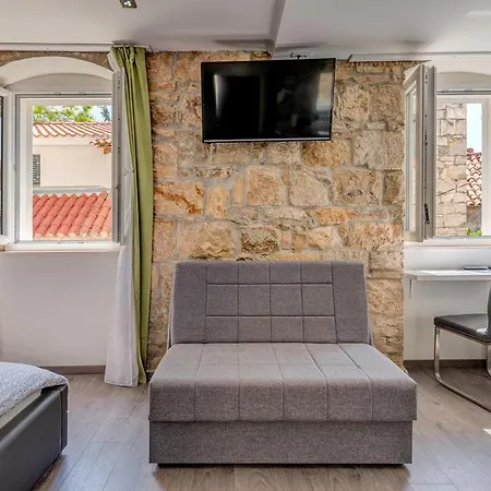 Guest house Splitersi 4*
